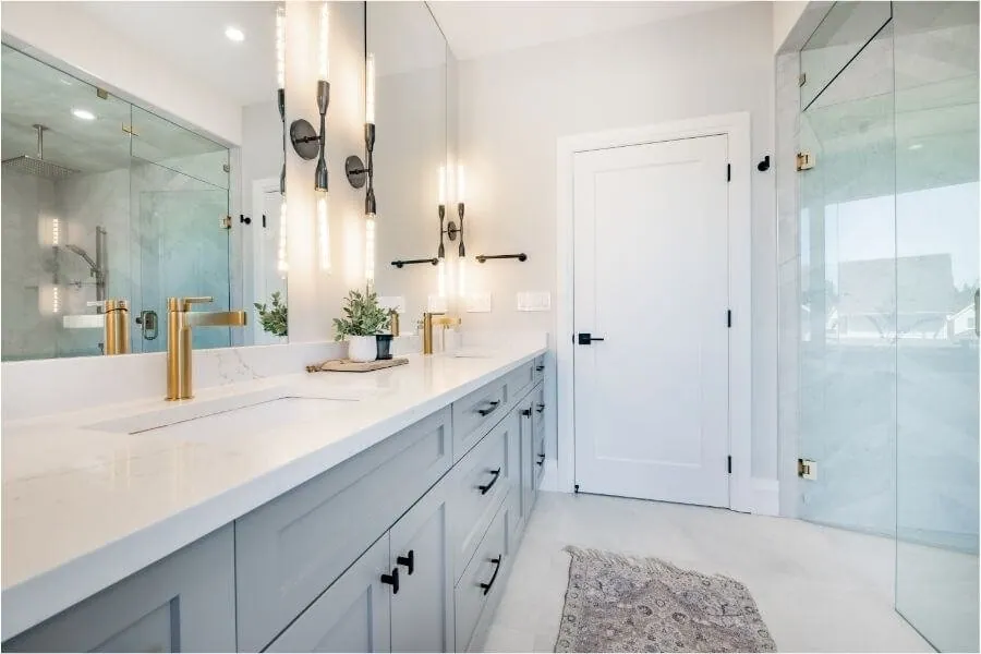 10 Ways to Update Your Bathroom with Style